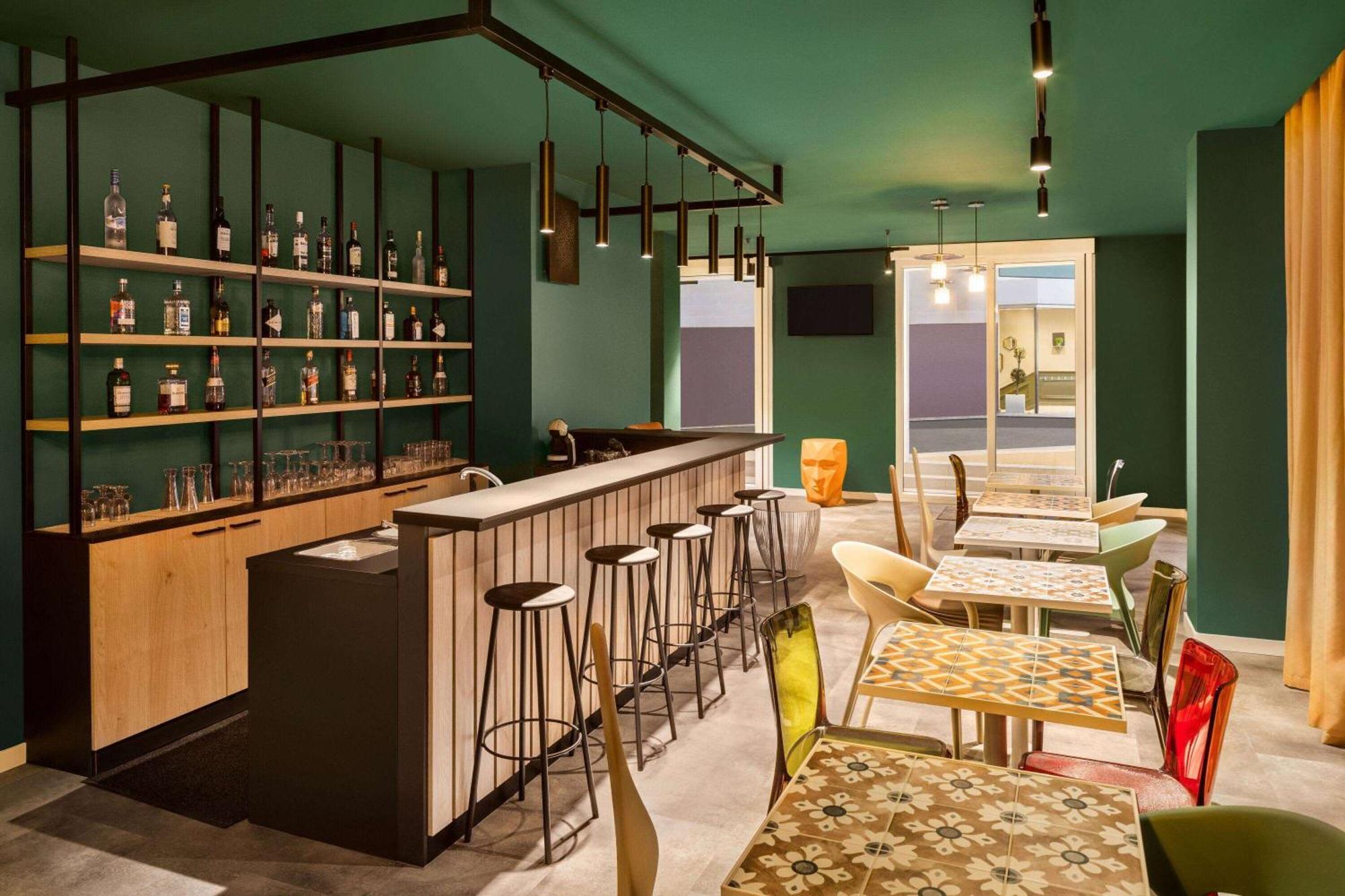 Quadro Hotel, Trademark Collection By Wyndham 3*
